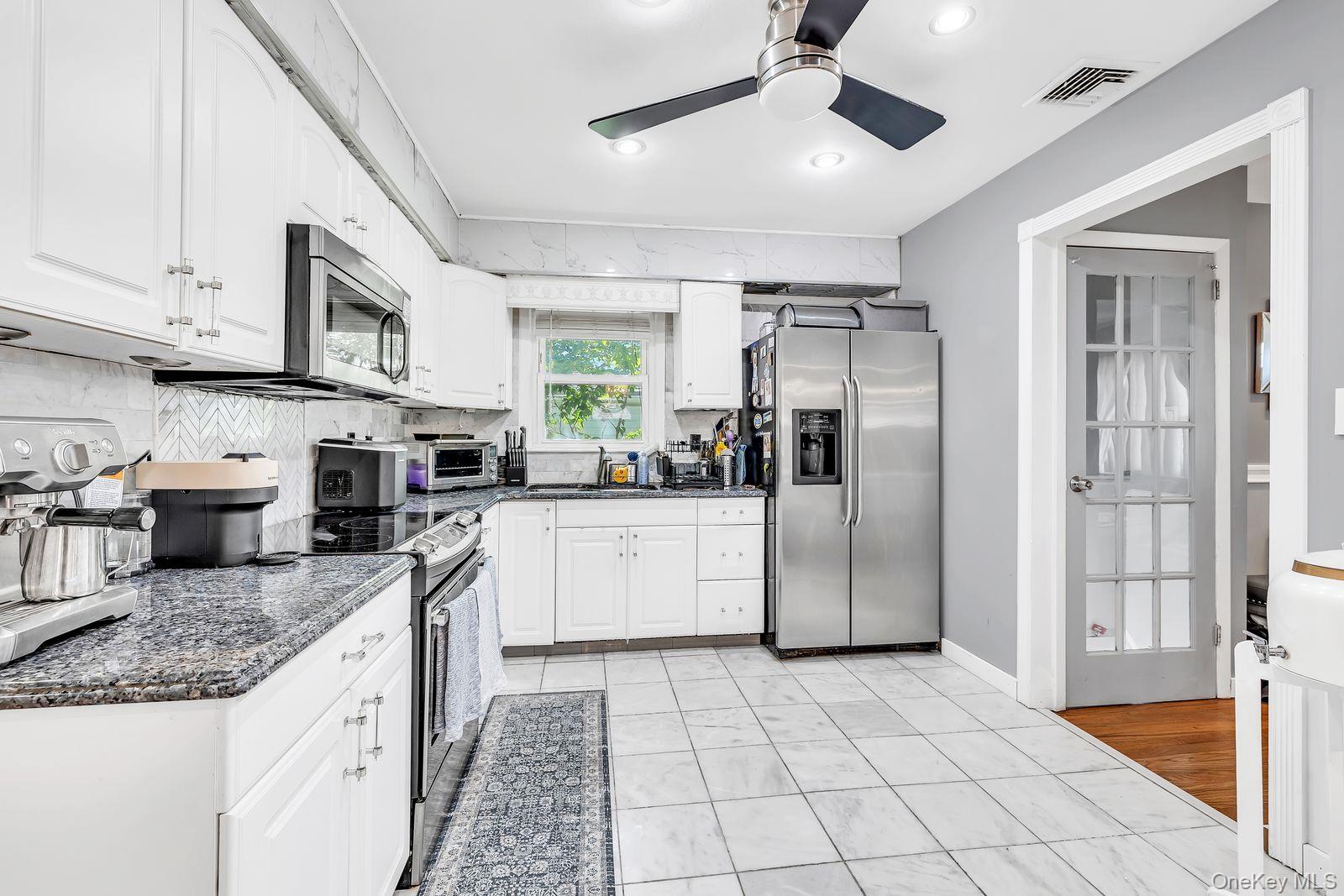 #8 photo, 104 Broadway, Malverne , NY 11565