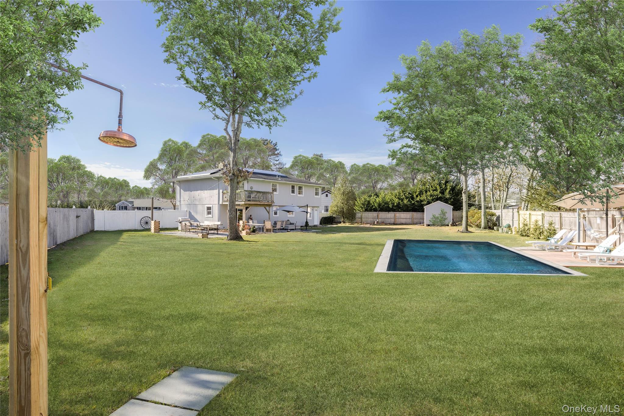 #1 photo, 8 Westerly Court, サフォーク郡 Hampton Bays , NY 11946