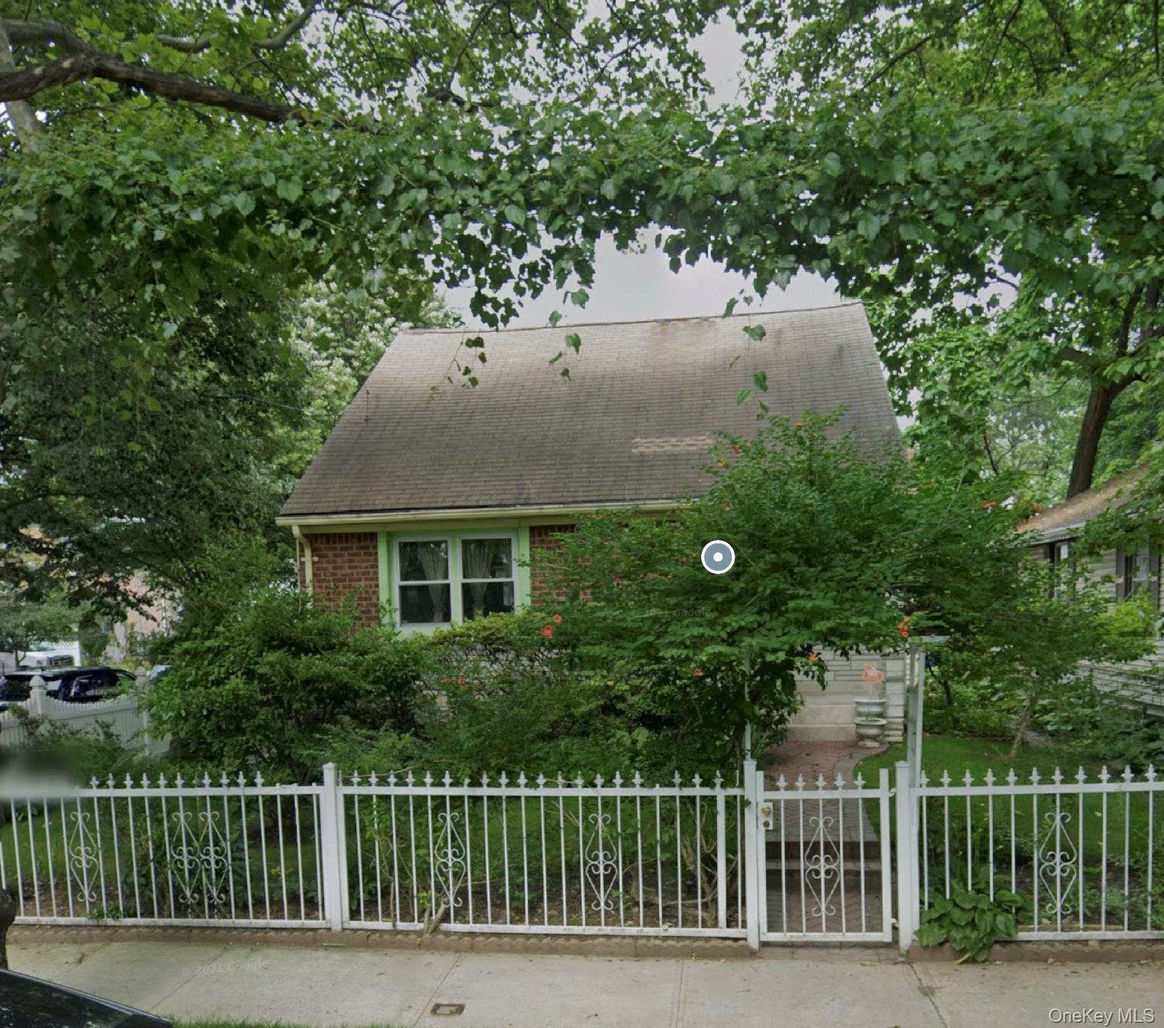 #1 photo, 46-27 206 St, Bayside , NY 11361