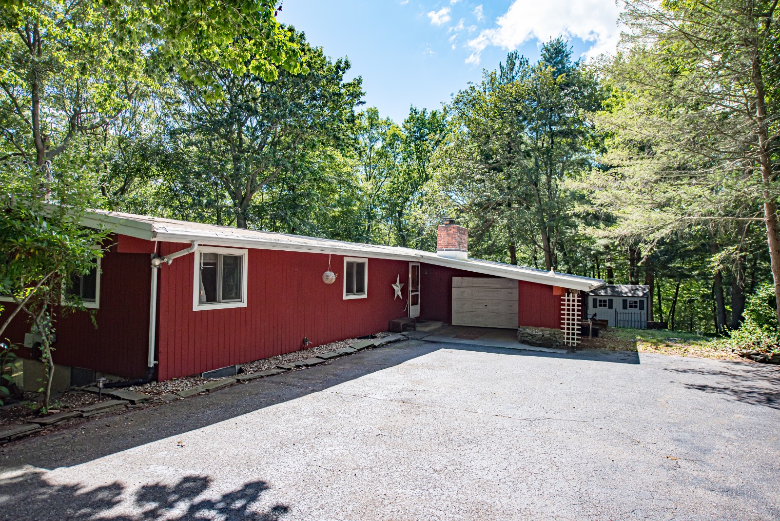 #1 photo, 4 Captain Richards Lane, Fort Salonga , NY 11768