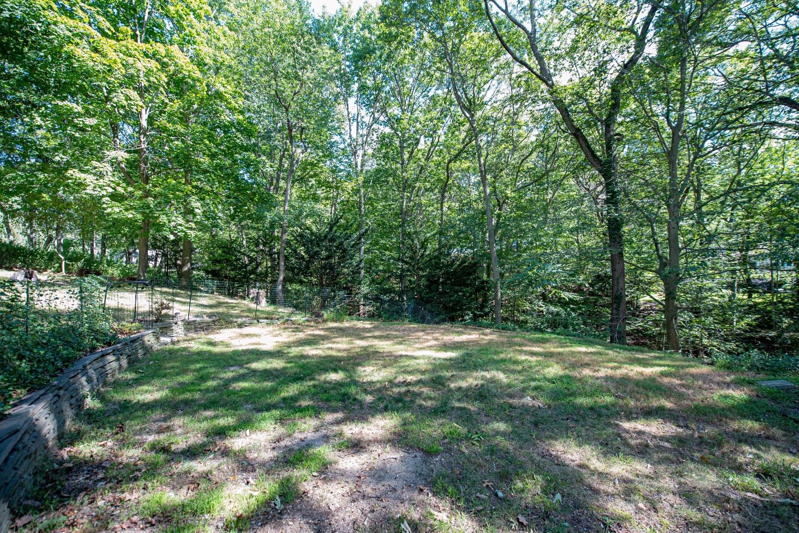 #27 photo, 4 Captain Richards Lane, Fort Salonga , NY 11768