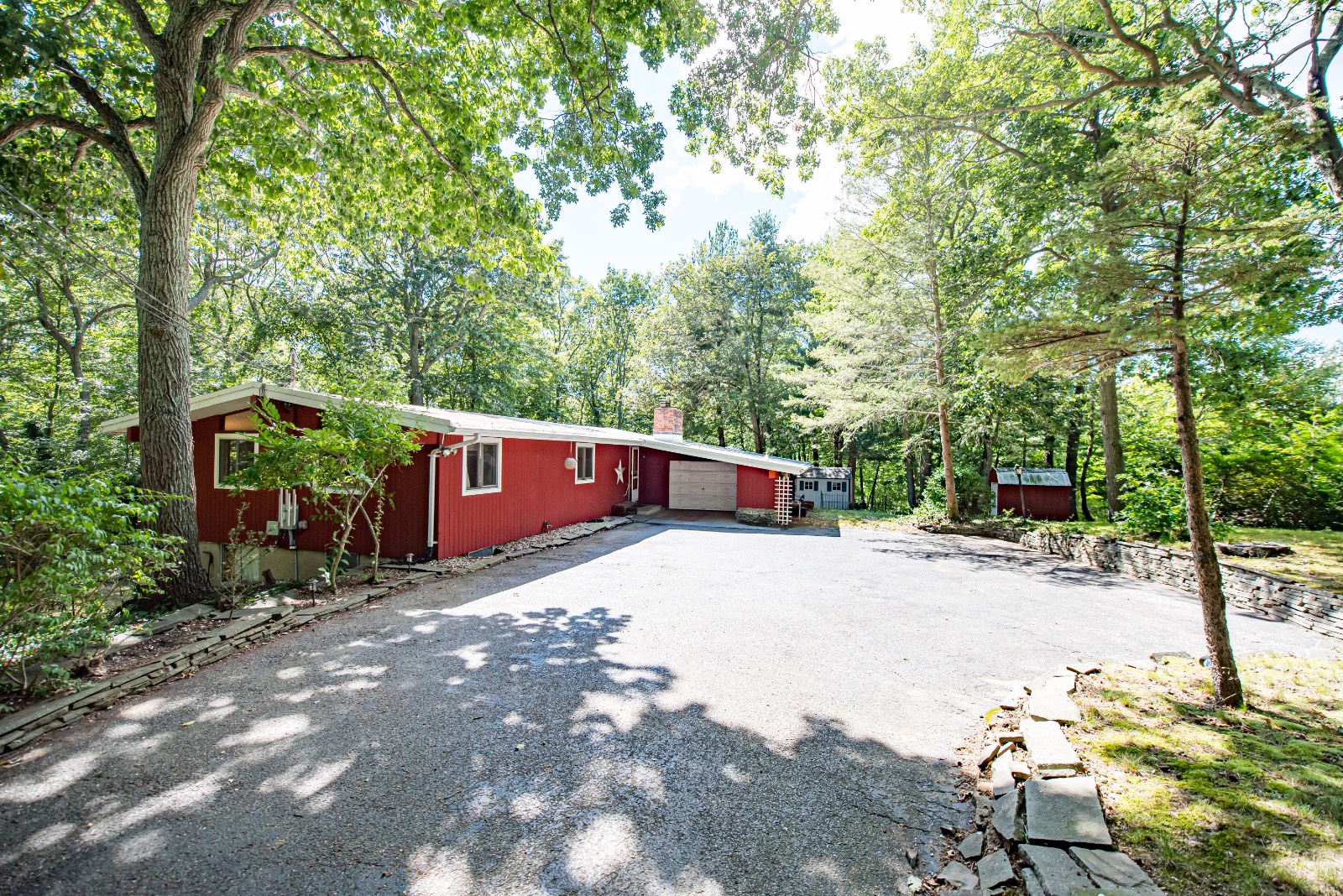 #31 photo, 4 Captain Richards Lane, Fort Salonga , NY 11768