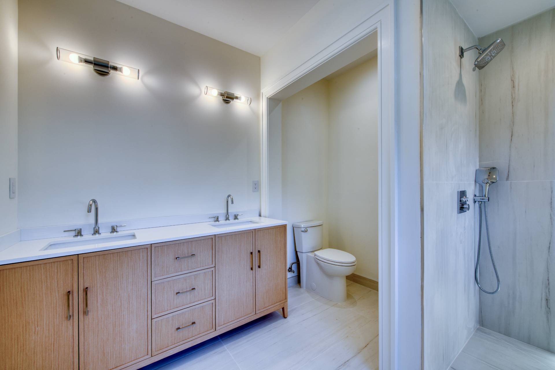 #24 photo, 8 3RD ST, East Hampton , NY 11937