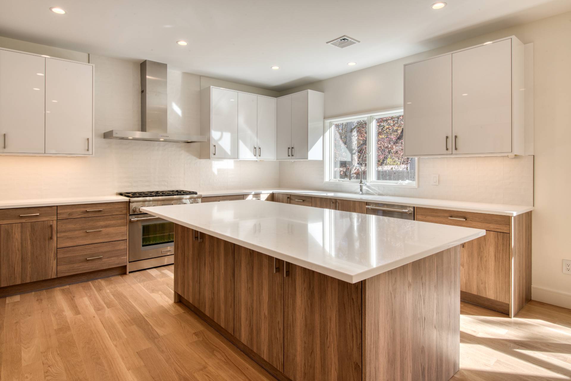 #8 photo, 8 3RD ST, East Hampton , NY 11937