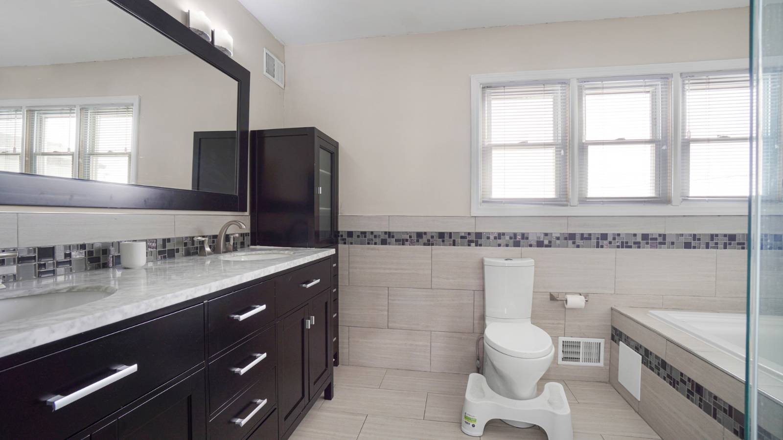 #24 photo, 973 Sheldon Ave, Staten Island , NY 10309