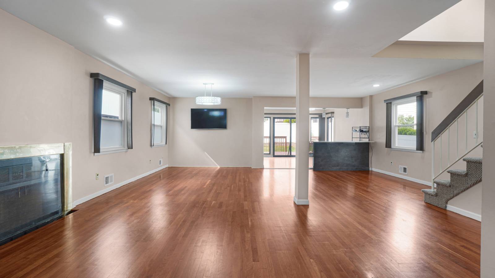 #4 photo, 973 Sheldon Ave, Staten Island , NY 10309