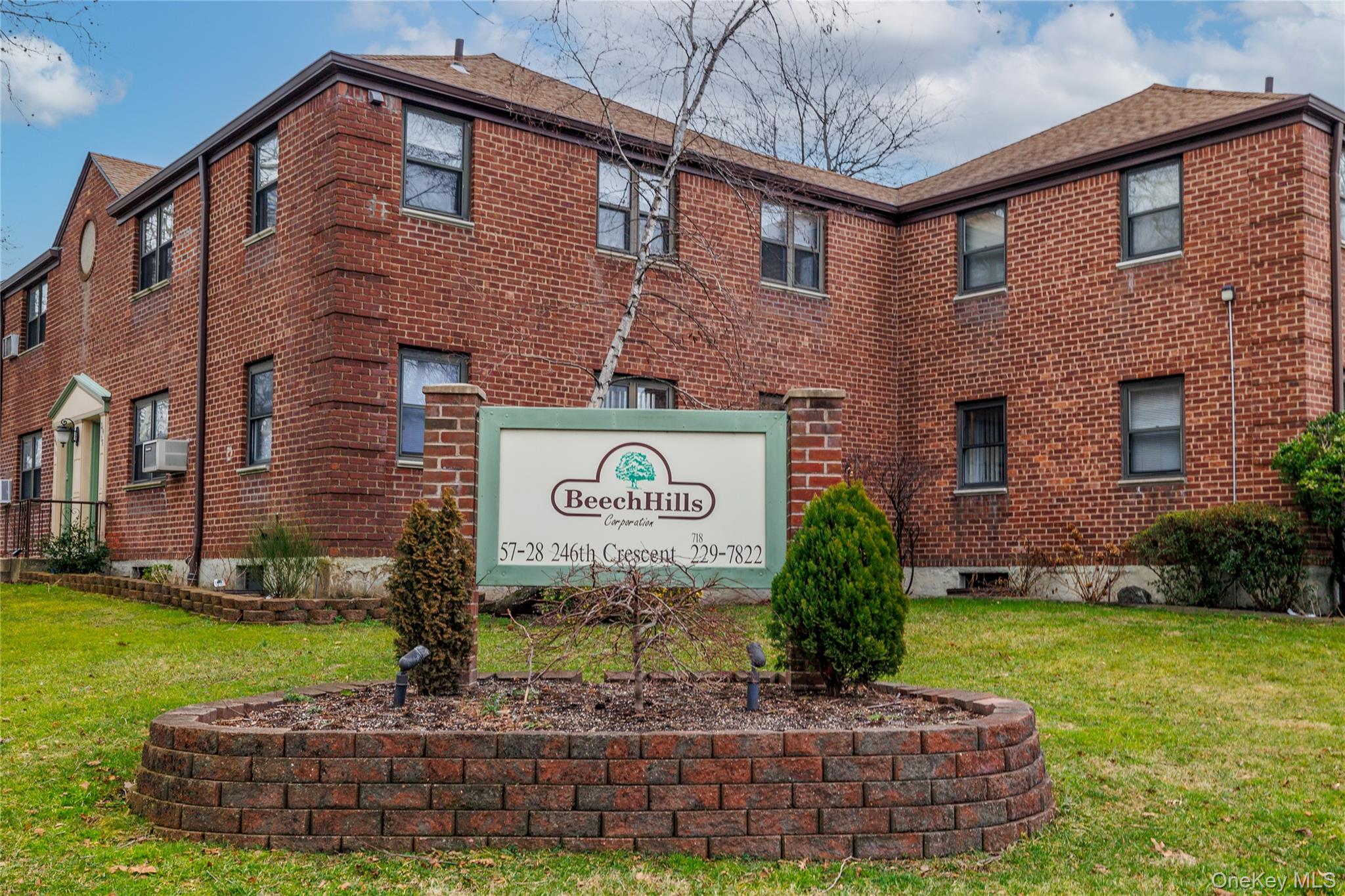 #1 photo, 245-38 61 Avenue, कुईंस Douglaston , NY 11362