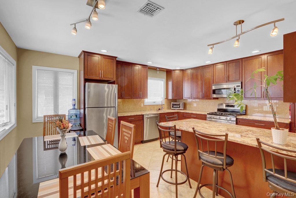 #3 photo, 497 Nassau Avenue, ナッソー郡 Freeport , NY 11520