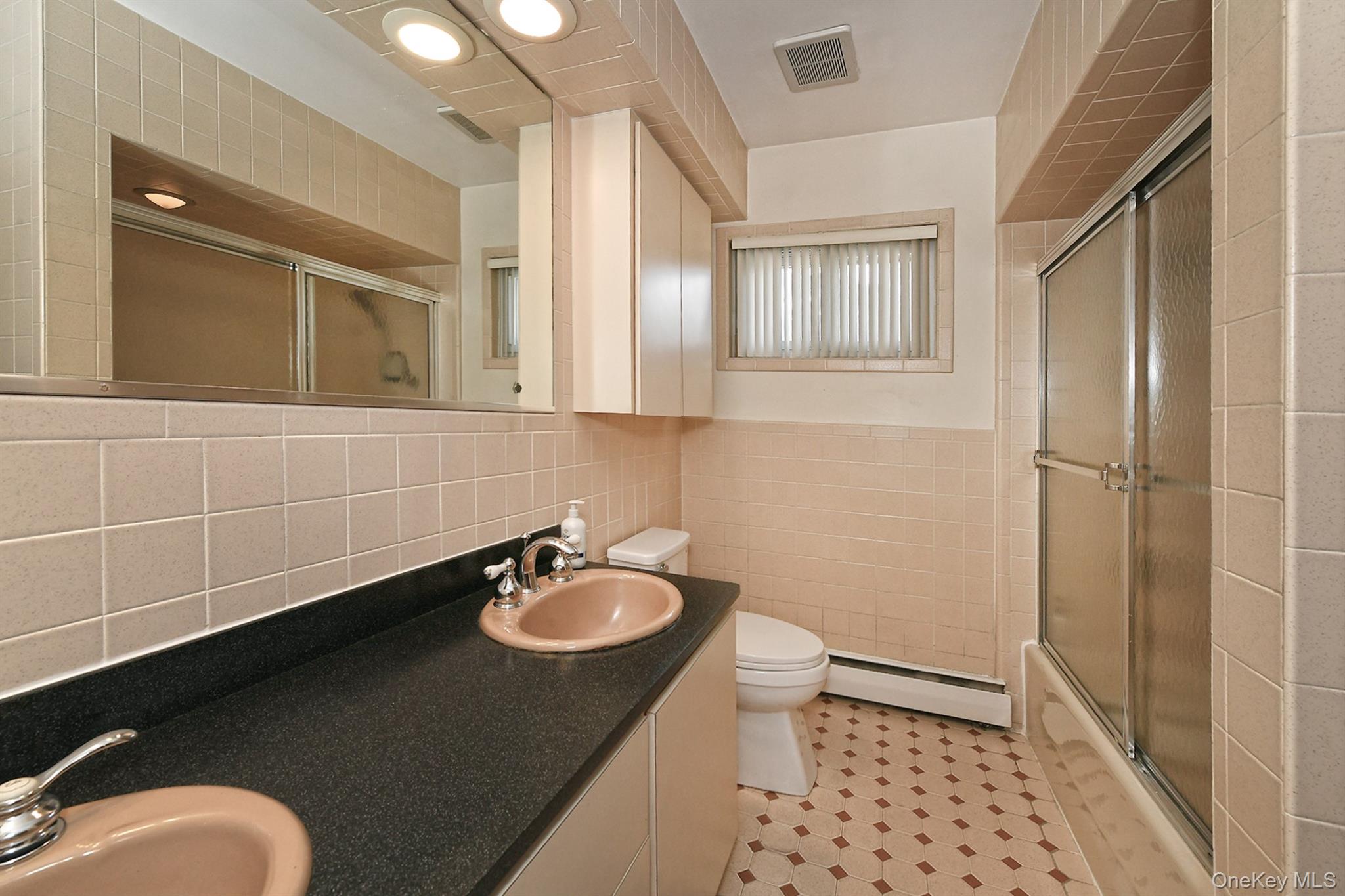 #18 photo, 105 Roxton Road, Plainview , NY 11803