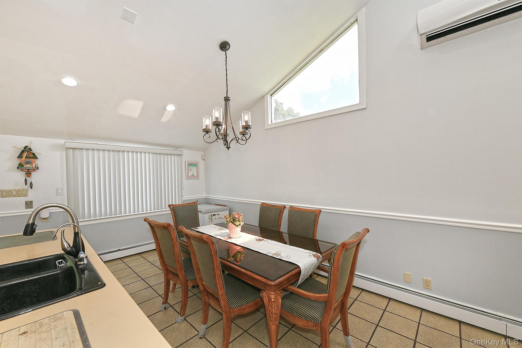 #8 photo, 105 Roxton Road, Plainview , NY 11803