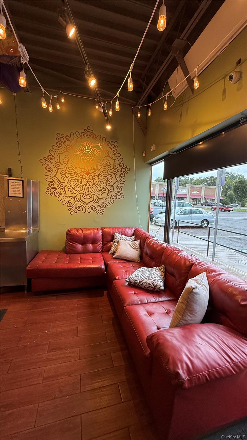 #10 photo, 601 Veterans Highway, サフォーク郡 Hauppauge , NY 11788