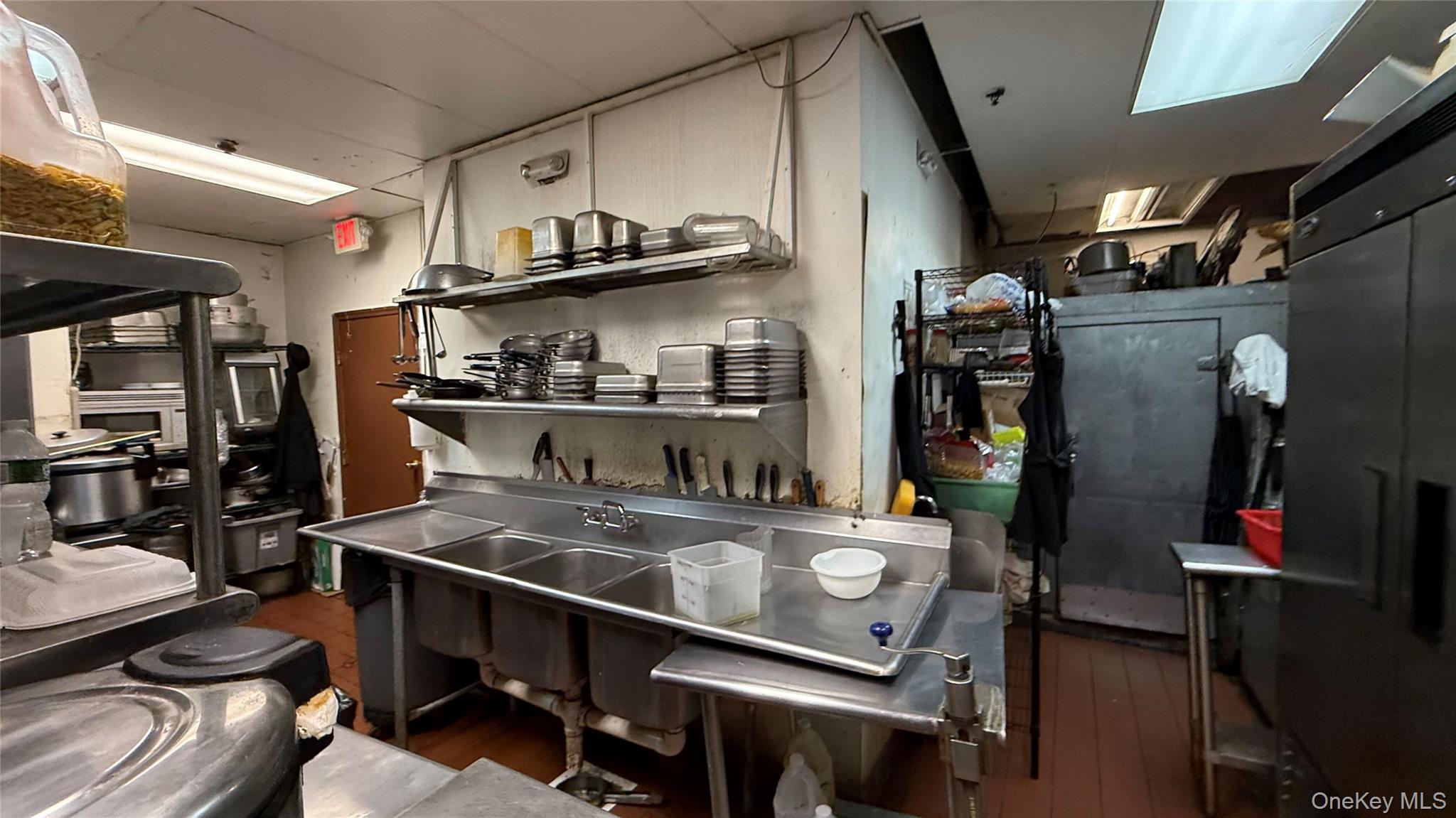 #12 photo, 601 Veterans Highway, サフォーク郡 Hauppauge , NY 11788