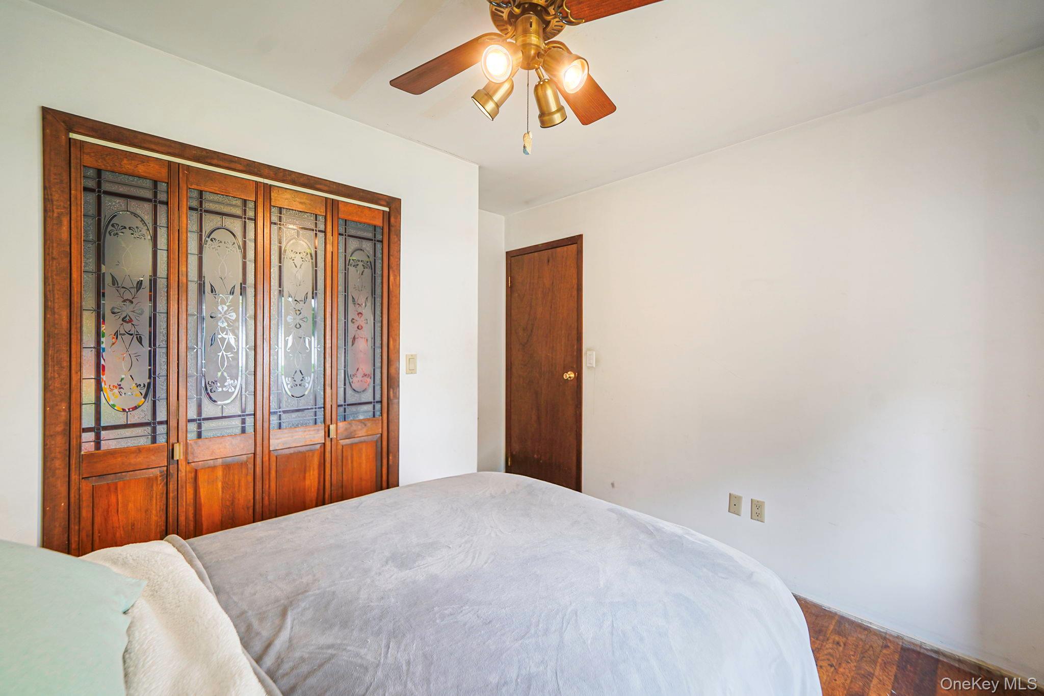 #19 photo, 14 Garden Court, Bay Shore , NY 11706