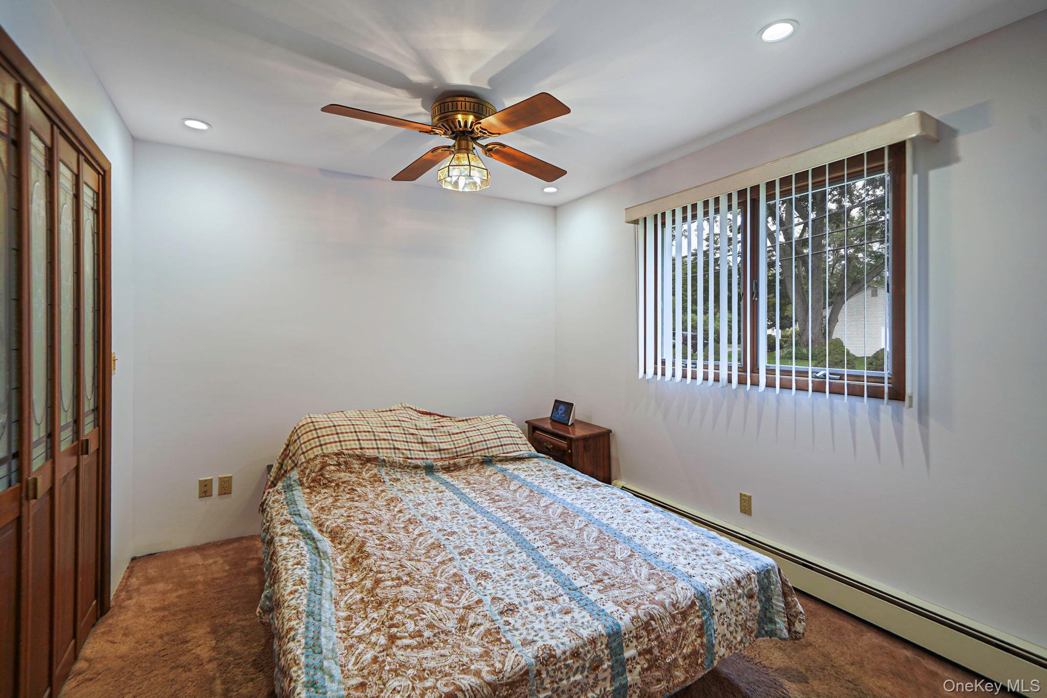 #20 photo, 14 Garden Court, Bay Shore , NY 11706