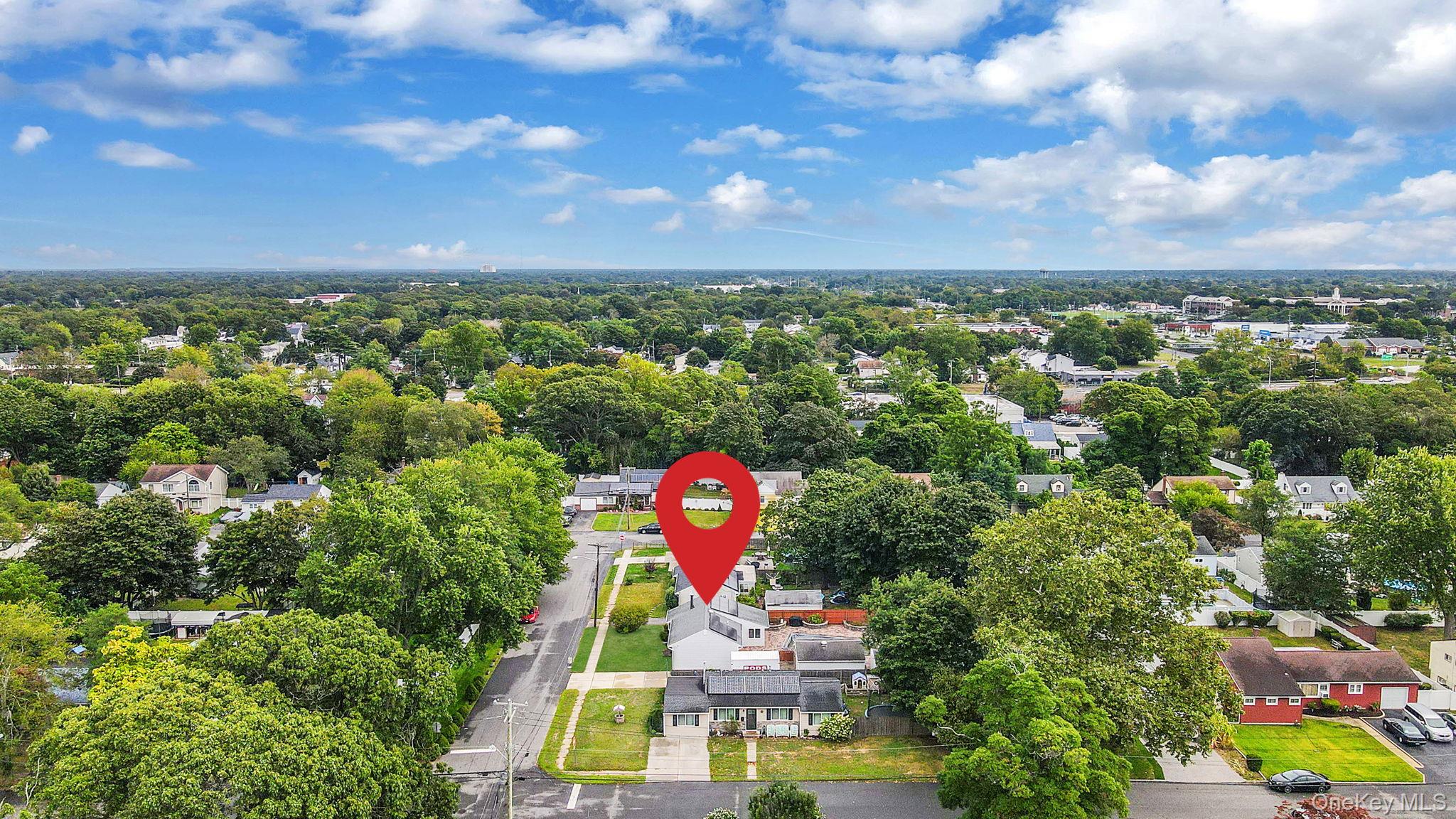 #5 photo, 14 Garden Court, Bay Shore , NY 11706