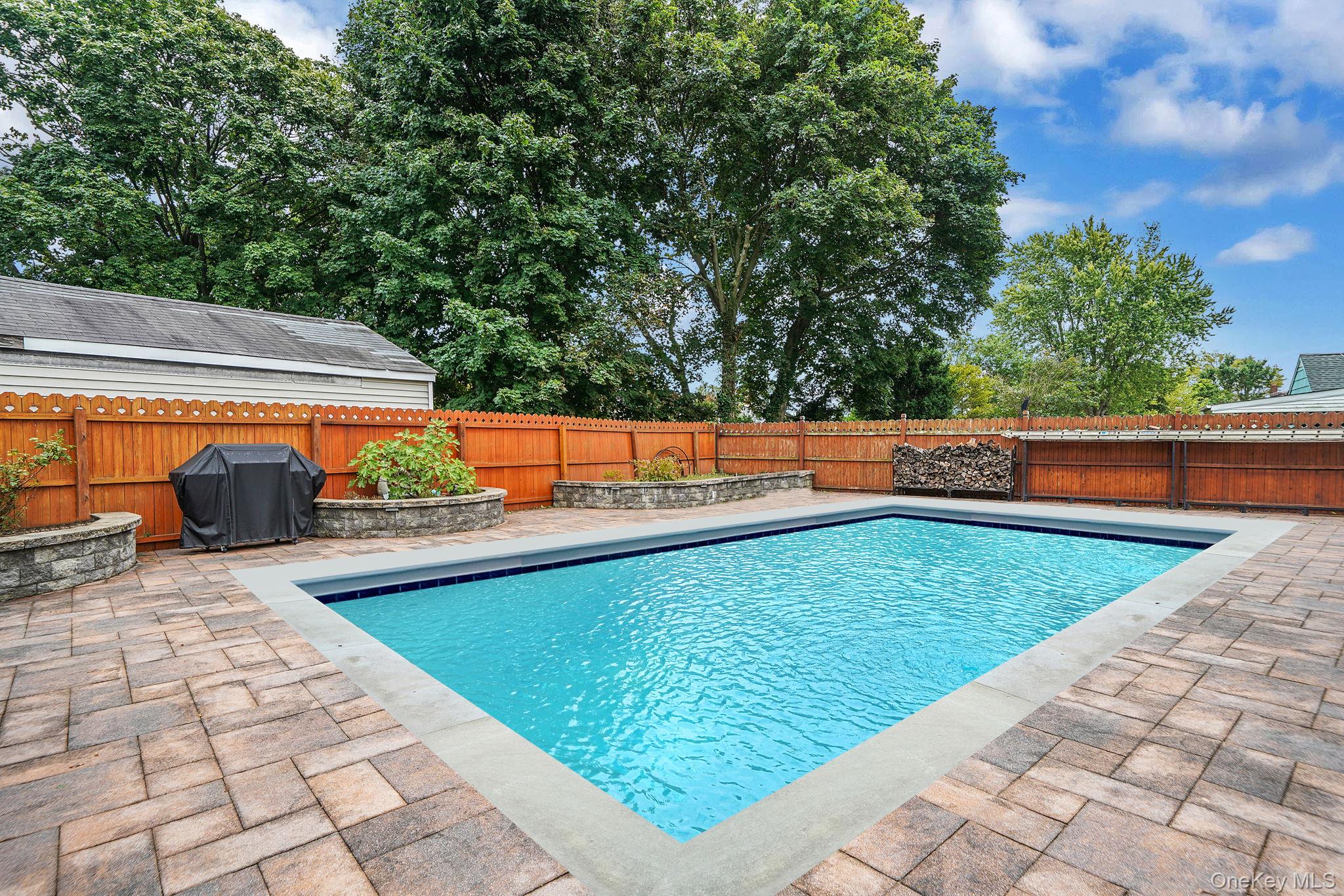 #8 photo, 14 Garden Court, Bay Shore , NY 11706