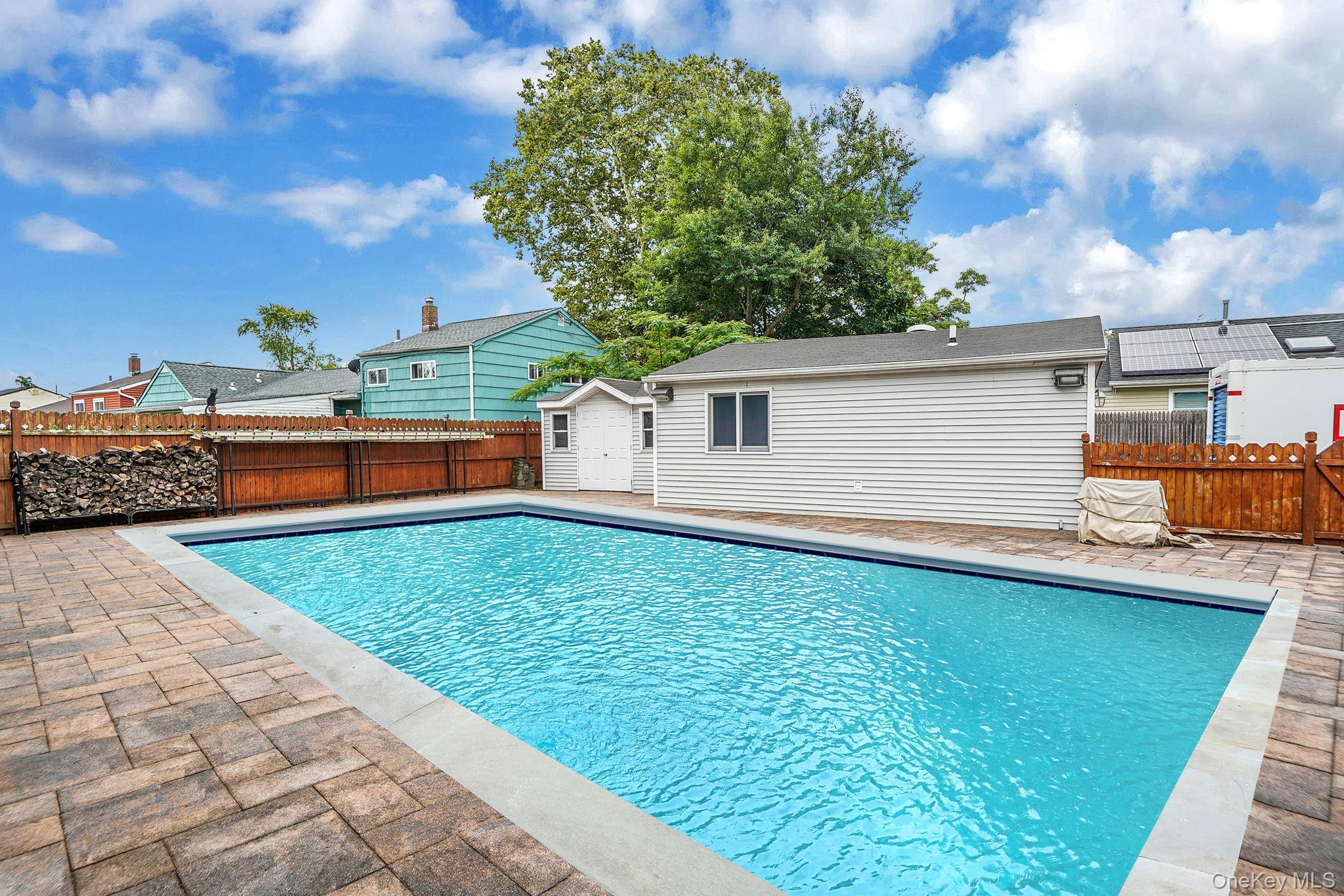 #9 photo, 14 Garden Court, Bay Shore , NY 11706