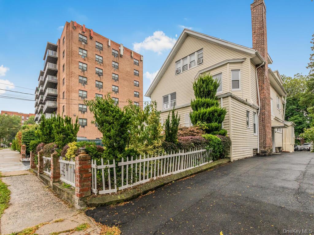 #3 photo, 45 Bayley Avenue, Yonkers , NY 10705