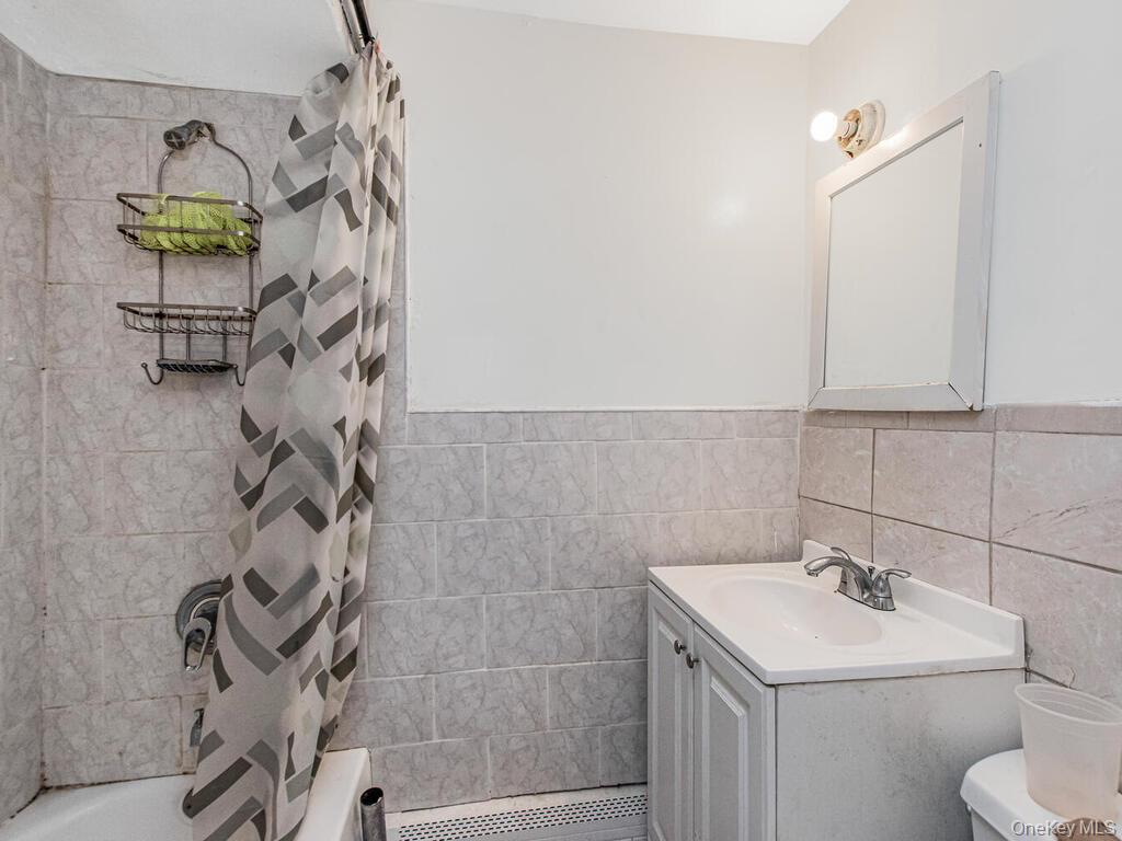 #10 photo, 3863 Laconia Avenue, Bronx , NY 10469