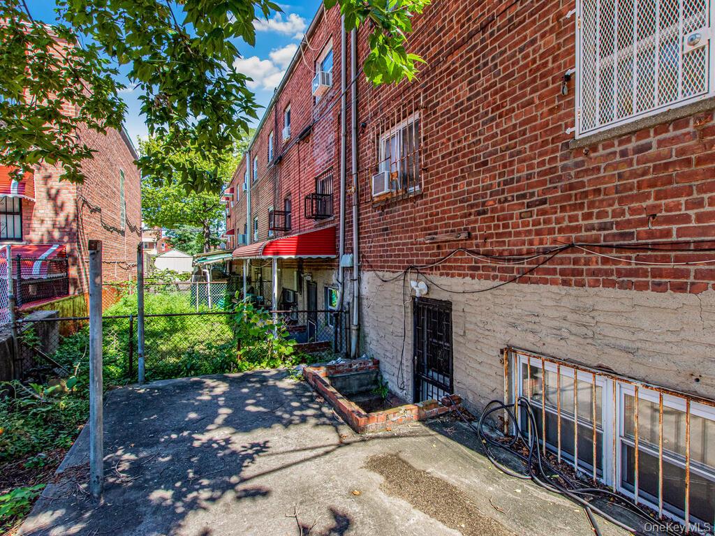 #11 photo, 3863 Laconia Avenue, Bronx , NY 10469