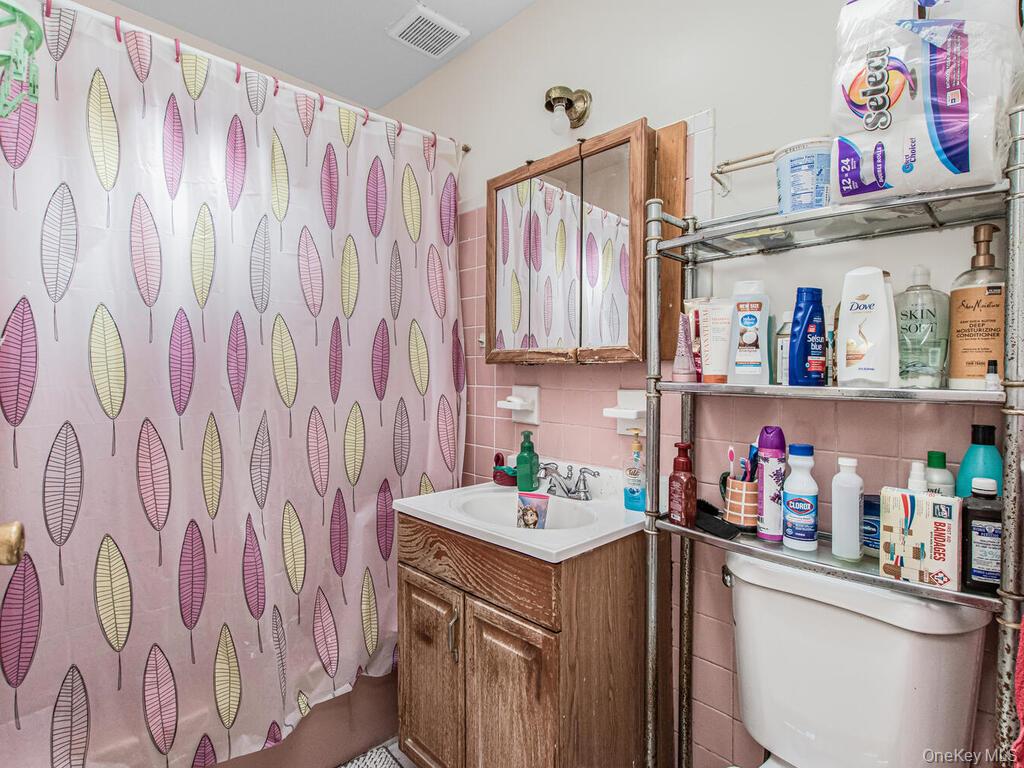 #7 photo, 3863 Laconia Avenue, Bronx , NY 10469