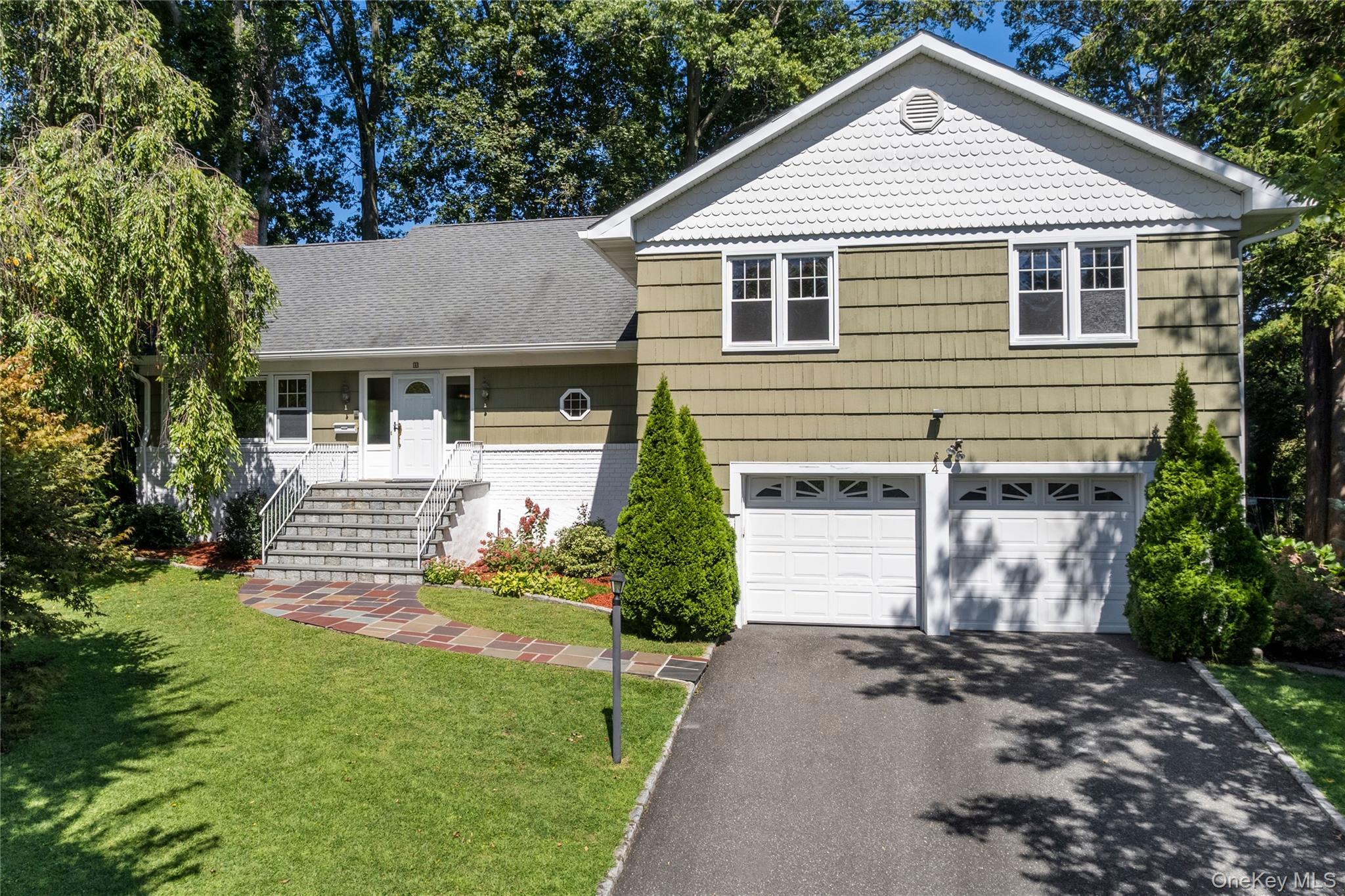 #1 photo, 4 Mark Drive, Rye Brook , NY 10573