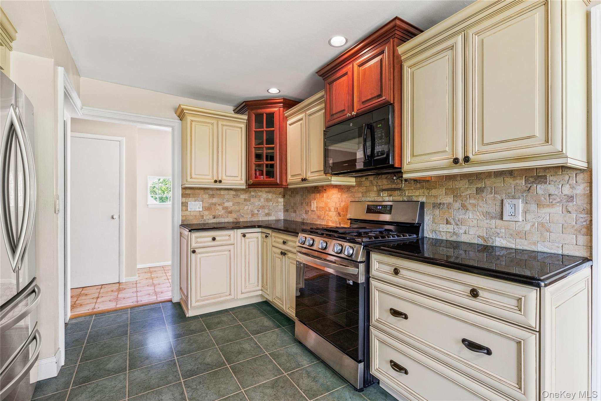 #12 photo, 4 Mark Drive, Rye Brook , NY 10573