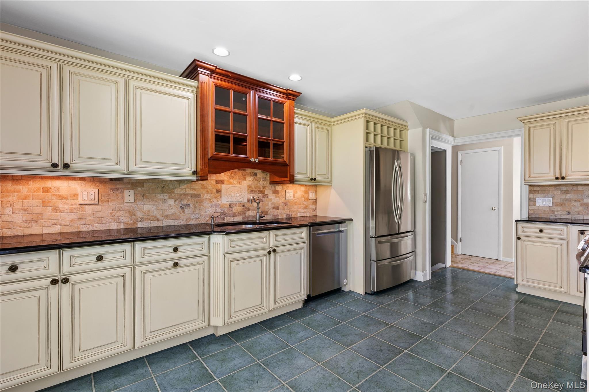 #13 photo, 4 Mark Drive, Rye Brook , NY 10573