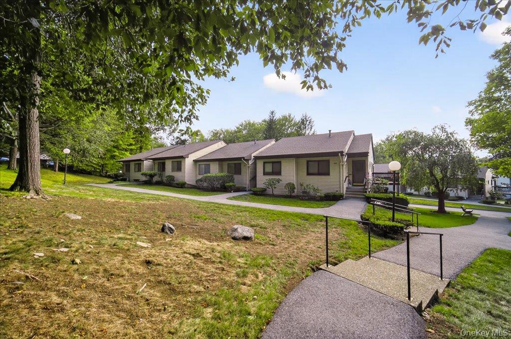 #3 photo, 129C Columbia Court, Yorktown Heights , NY 10598