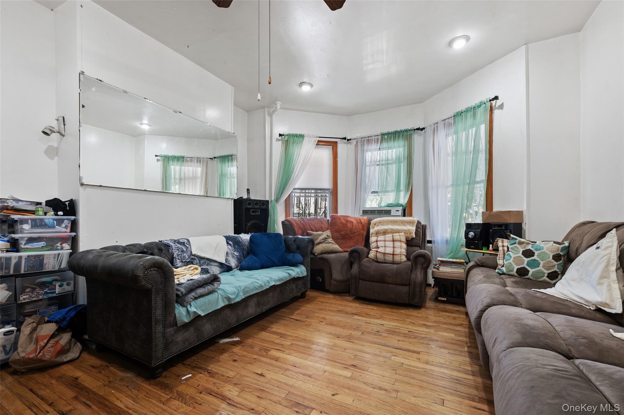 #3 photo, 3158 Decatur Avenue, ブロンクス区 Bronx , NY 10467