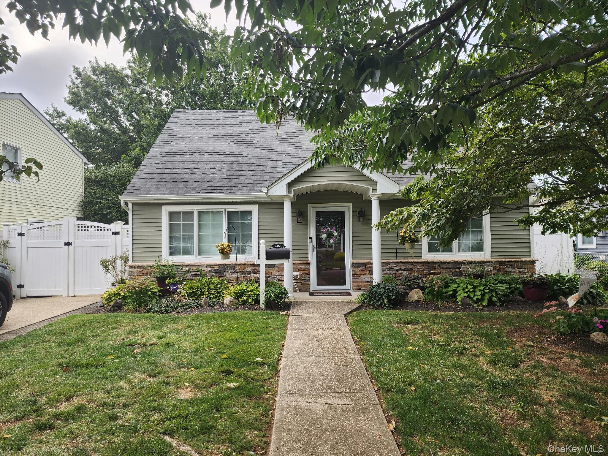 #1 photo, 2453 Hull Avenue, 长岛 North Bellmore , NY 11710