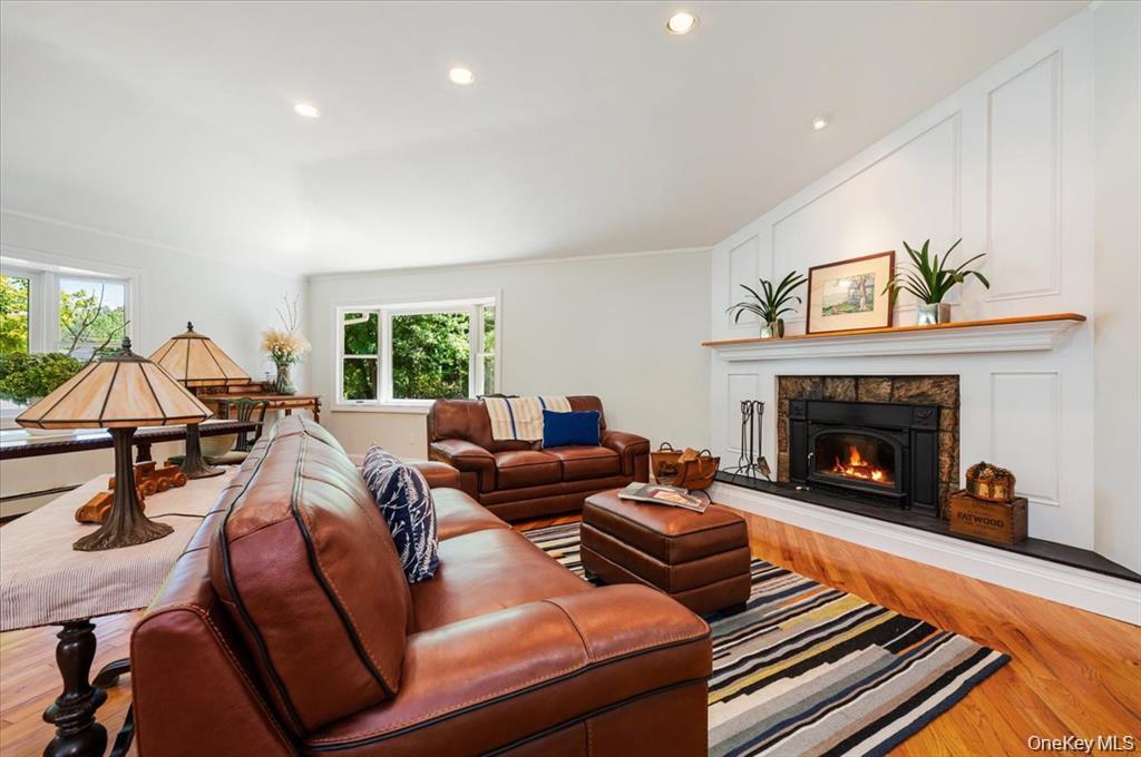 #10 photo, 237 Oakwood Road, Huntington , NY 11743