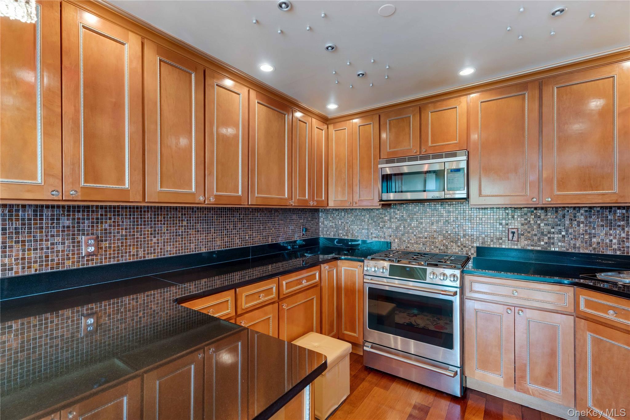 #5 photo, 9935 Shore Road, Brooklyn , NY 11209