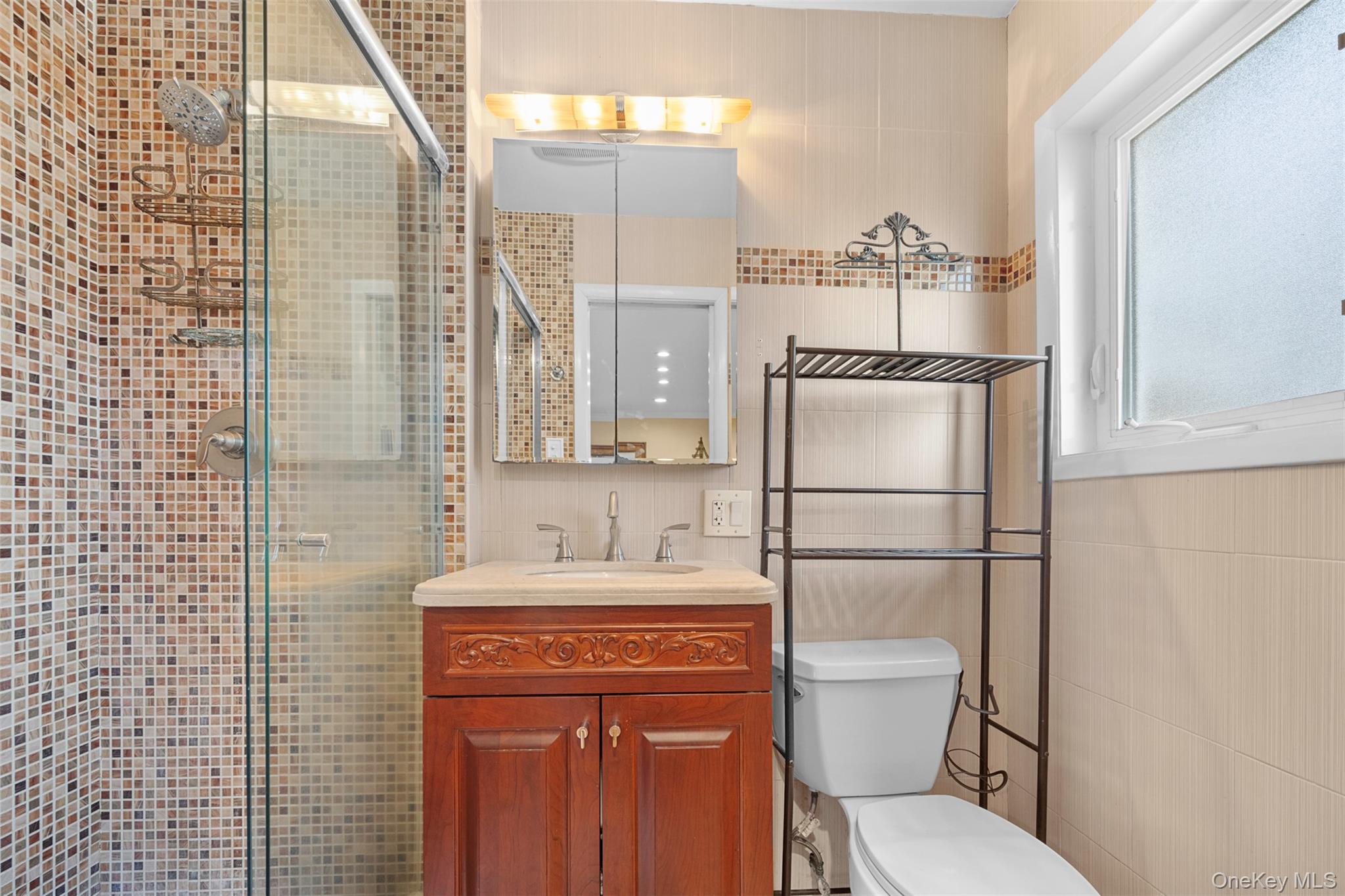 #18 photo, 7 Maxwell Drive, Westbury , NY 11590