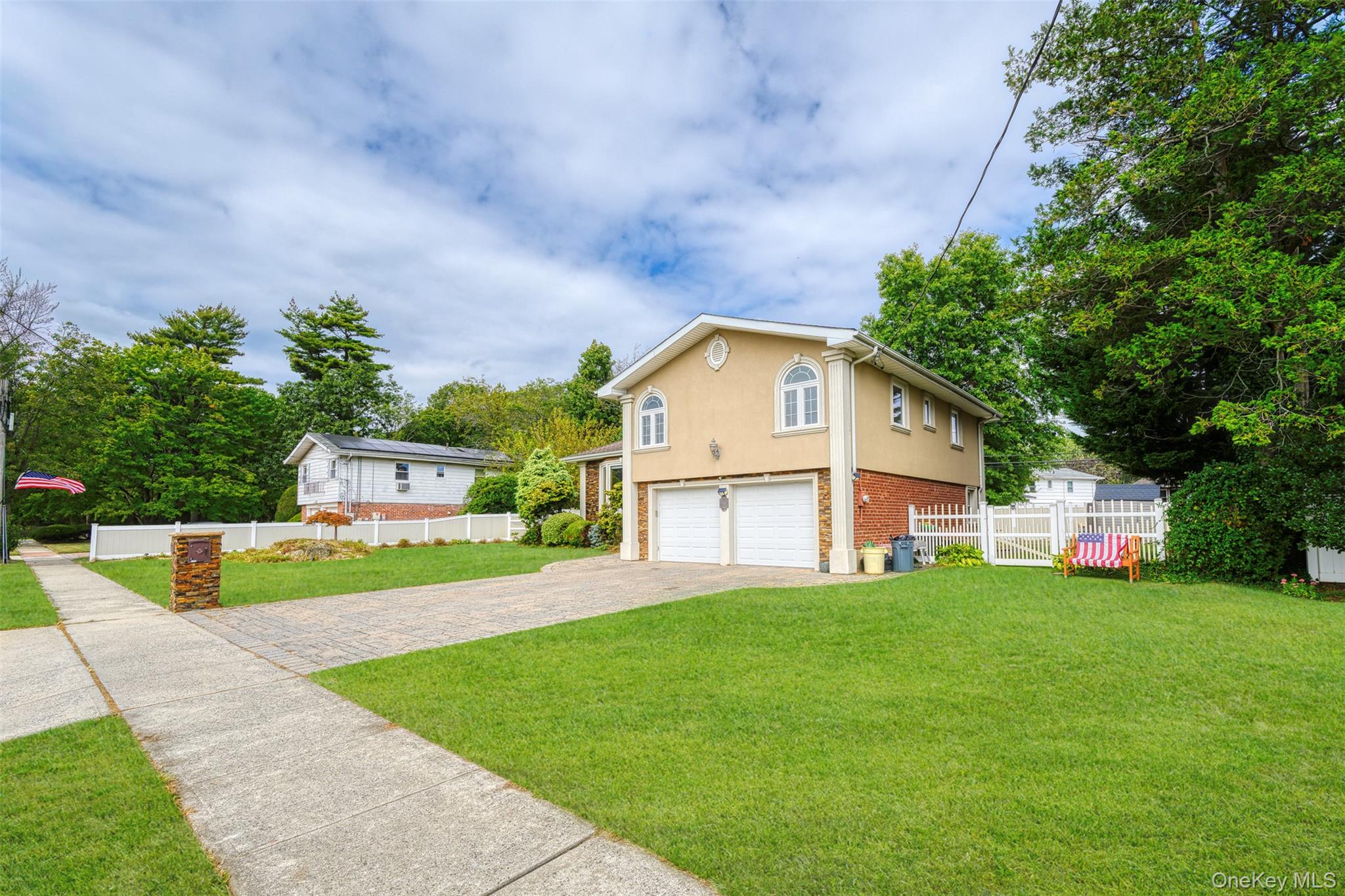 #2 photo, 7 Maxwell Drive, Westbury , NY 11590