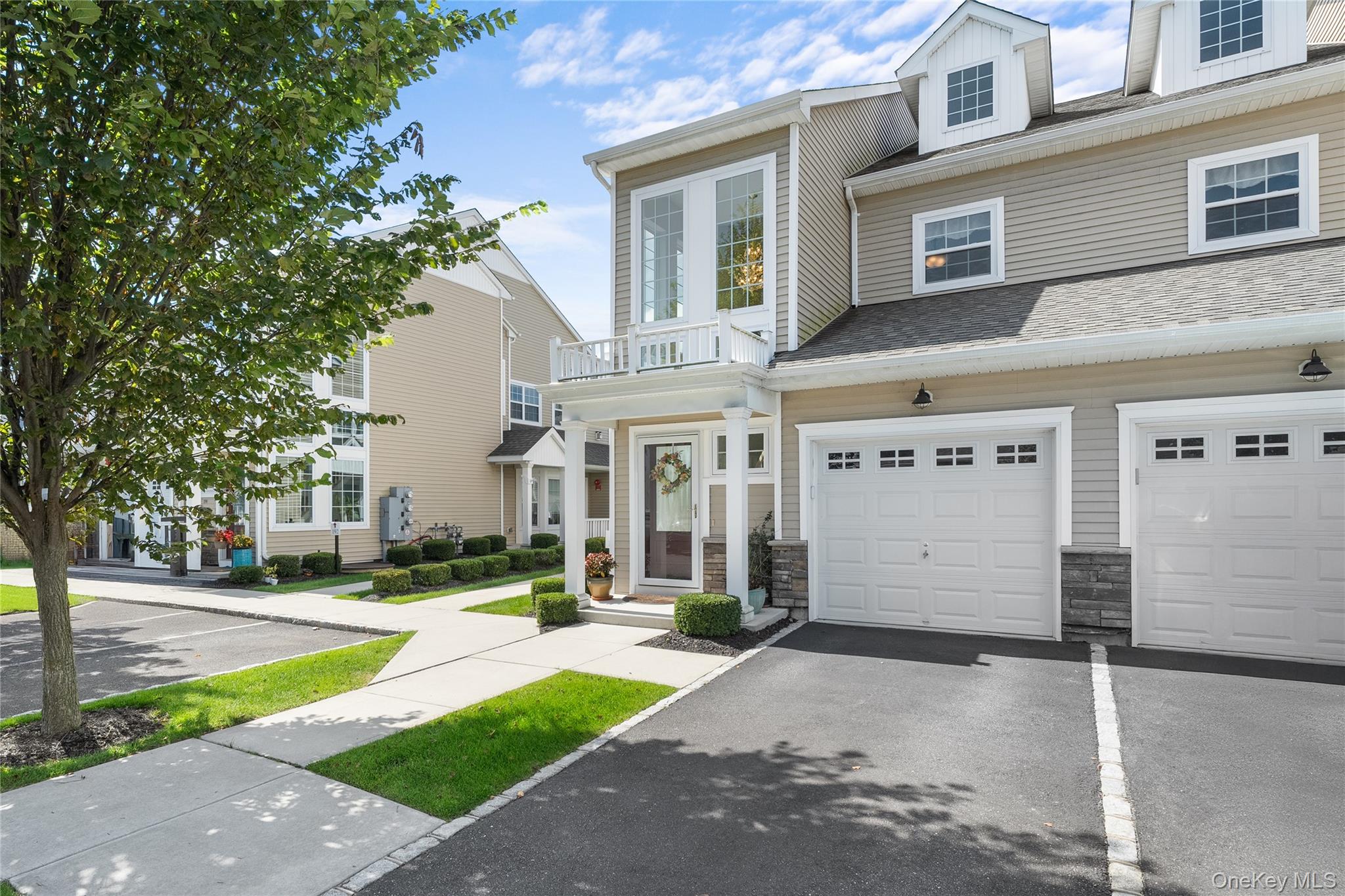 #1 photo, 186 Halley Drive, Blue Point , NY 11772