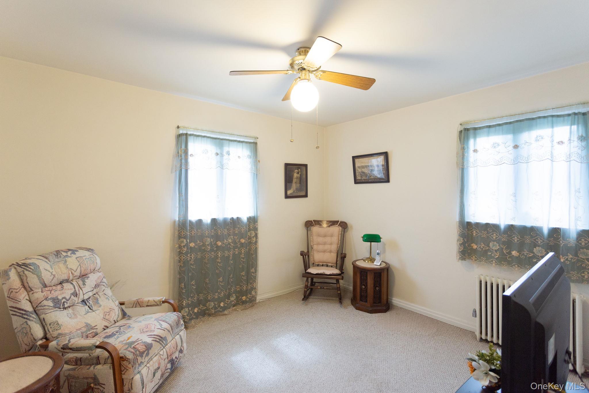 #11 photo, 80-54 210th Street, クイーンズ区 Hollis Hills , NY 11427