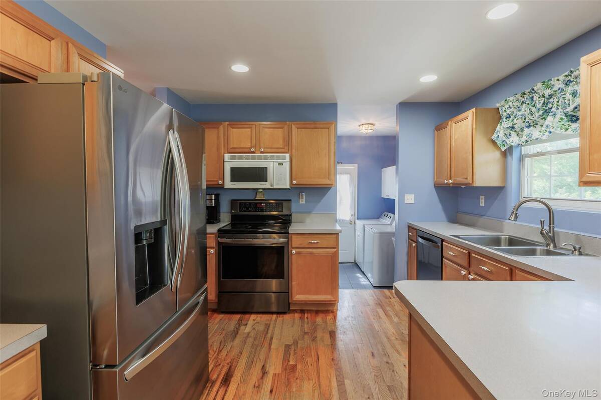 #11 photo, 22 Washington Avenue, Port Jefferson Station , NY 11776