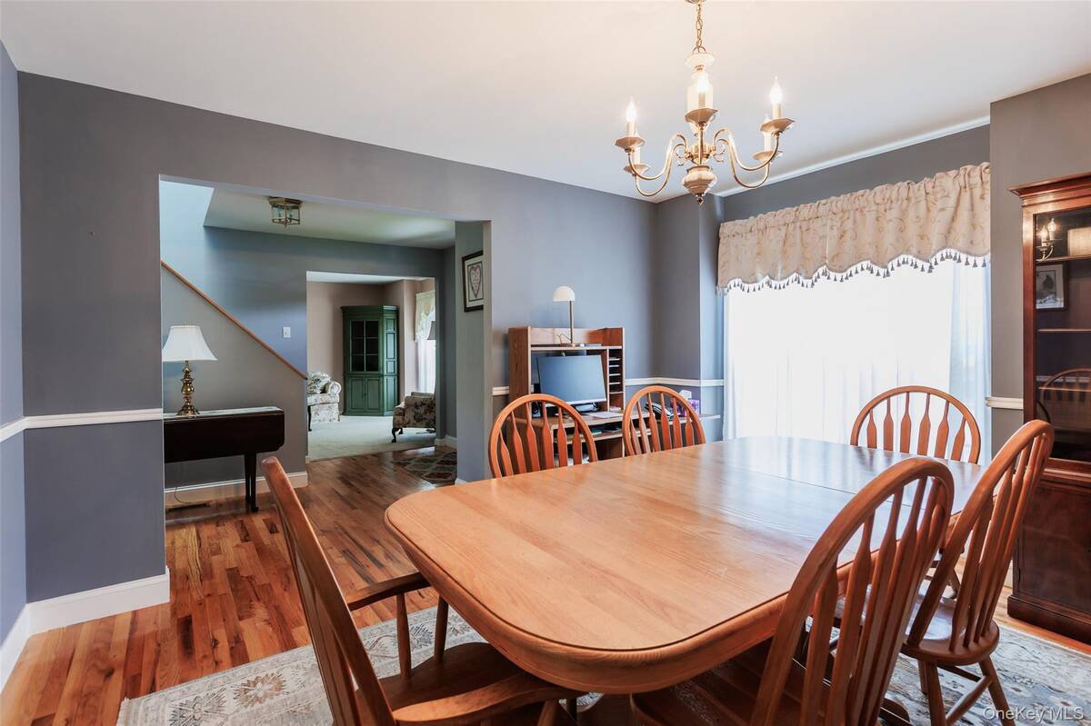 #9 photo, 22 Washington Avenue, Port Jefferson Station , NY 11776