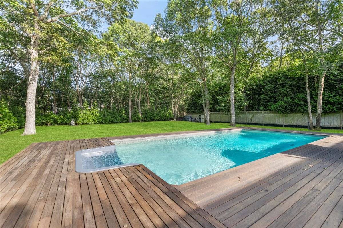 #41 photo, 22 WEST GATE RD, Wainscott , NY 11975