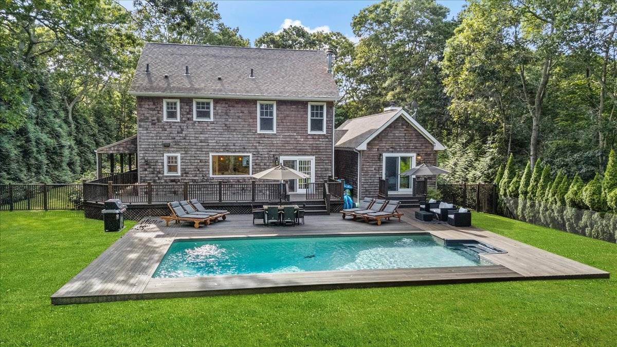 #45 photo, 22 WEST GATE RD, Wainscott , NY 11975