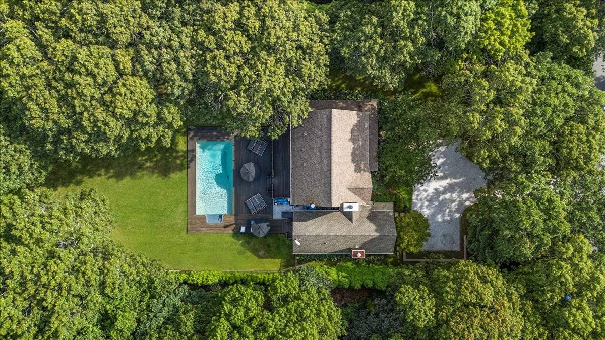 #48 photo, 22 WEST GATE RD, Wainscott , NY 11975