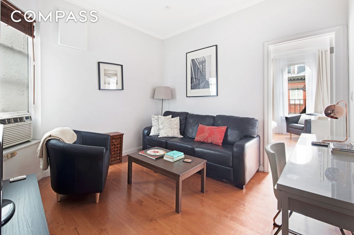 #1 photo, 28 Perry Street, मैनहटन West Village , NY 10014