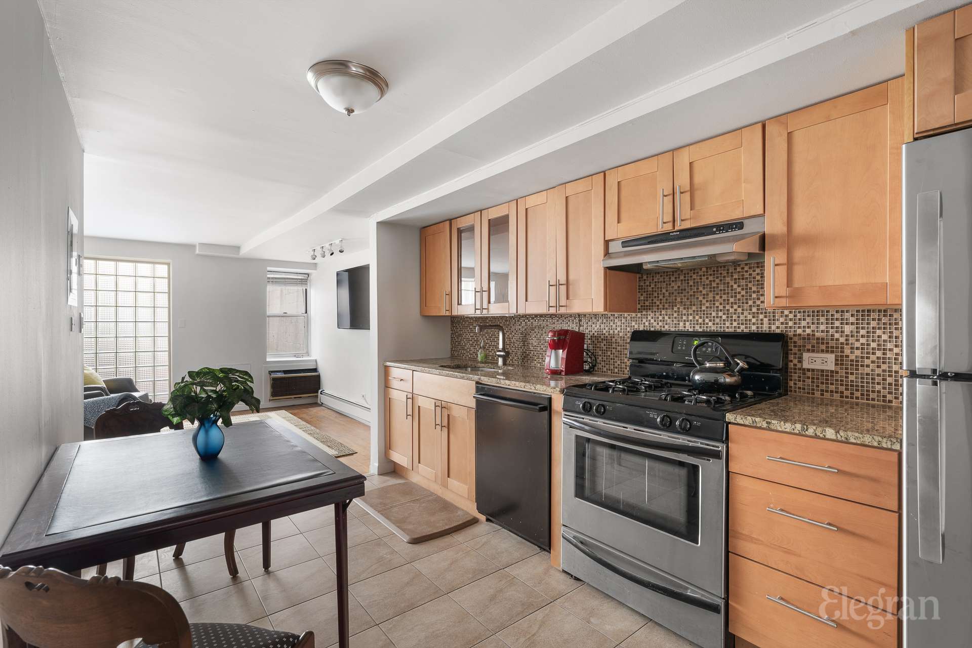 #11 photo, 350 E 78th Street, Upper East Side , NY 10075