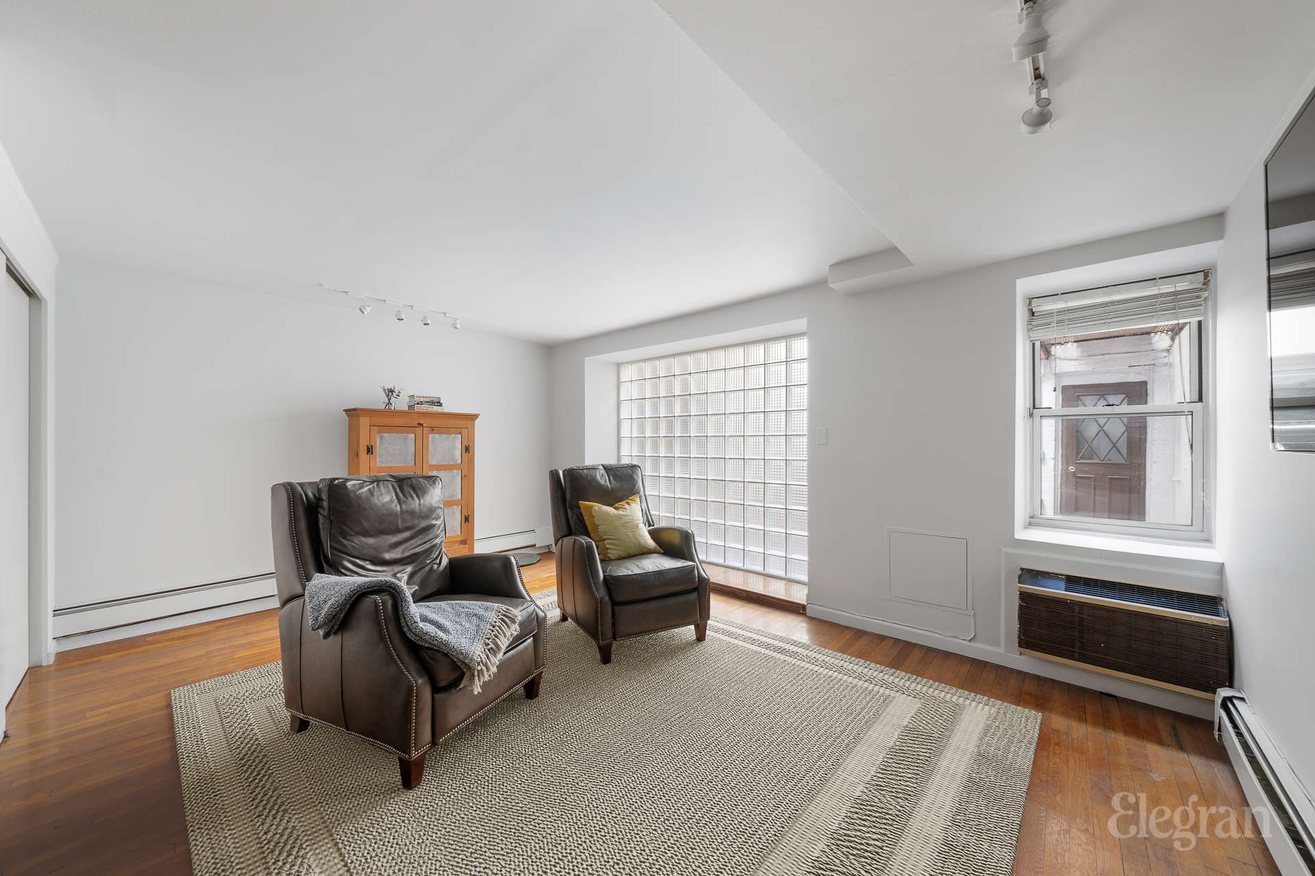 #13 photo, 350 E 78th Street, Upper East Side , NY 10075