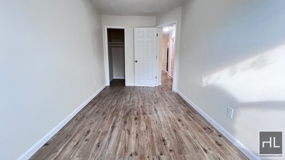 #11 photo, 2070 E 55th Street, ブルックリン区 Mill Basin , NY 11234