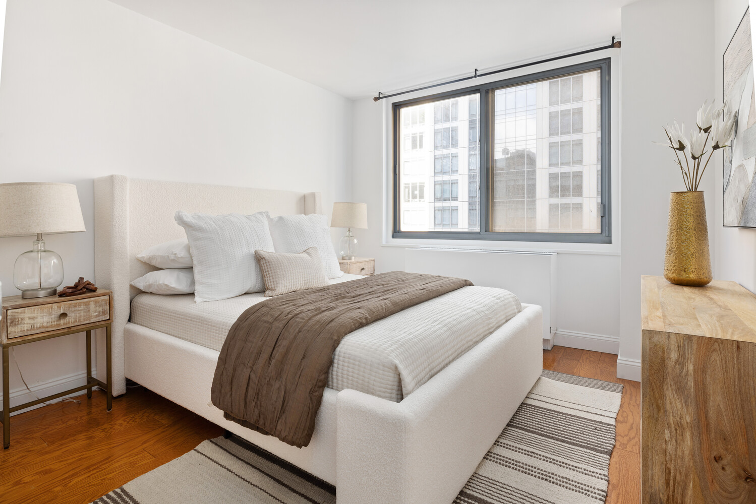 #5 photo, 2025 BROADWAY, Lincoln Square , NY 10023