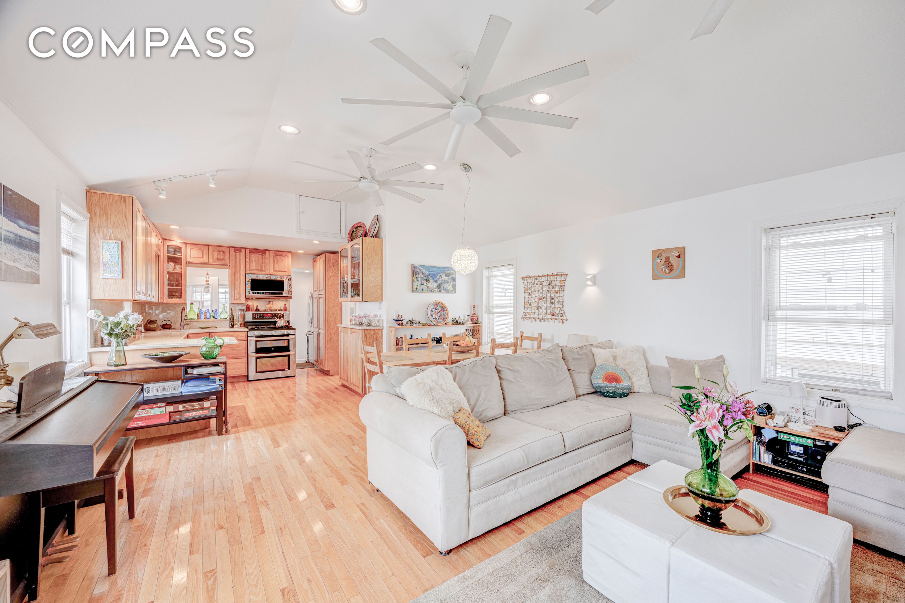 #4 photo, 355 D Dormans Court, クイーンズ区 Hammels , NY 11693