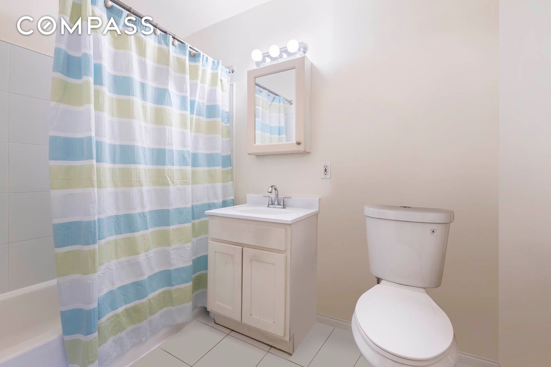 #11 photo, 4204 Oneida Avenue, ブロンクス区 Woodlawn Heights , NY 10470