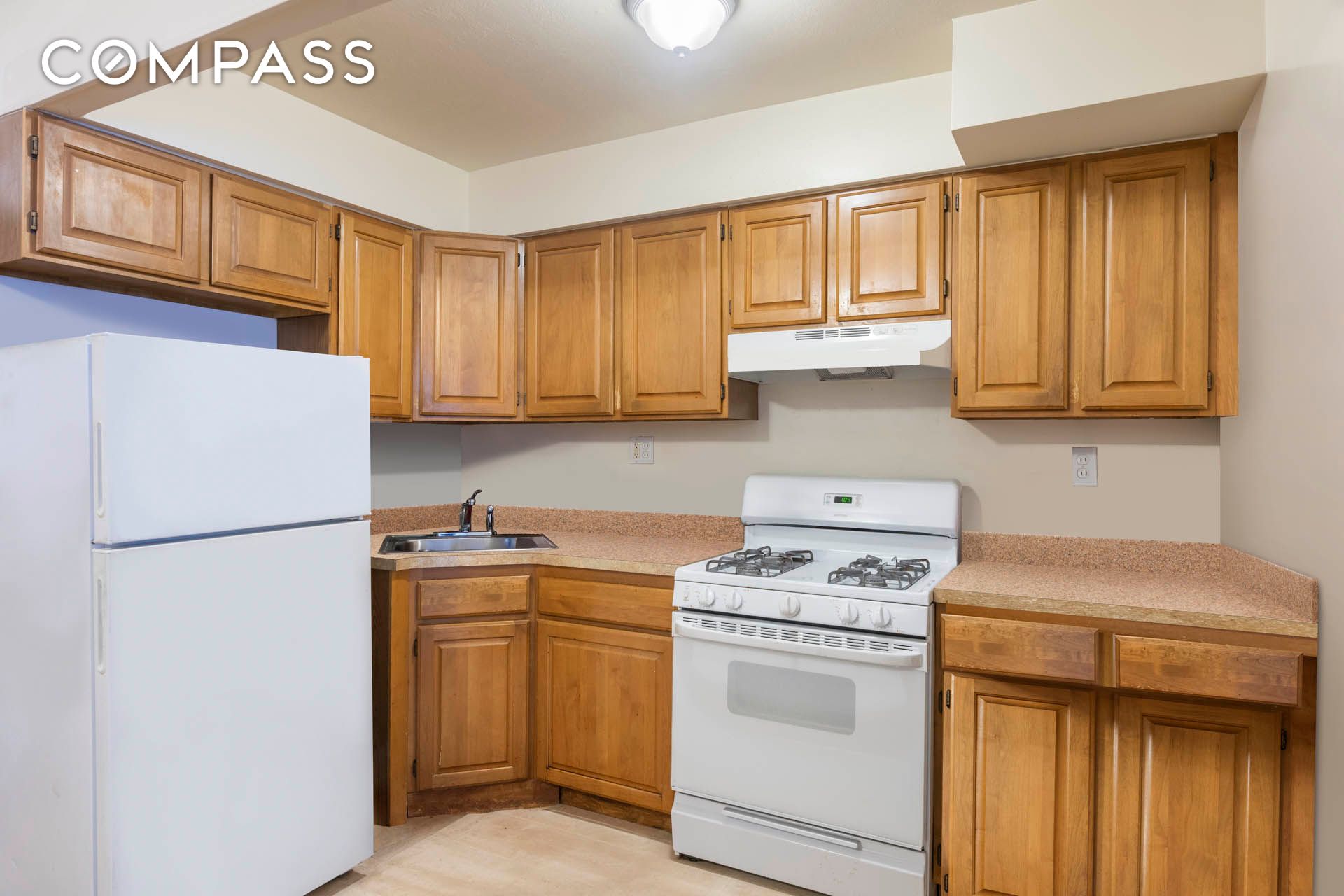 #8 photo, 4204 Oneida Avenue, ブロンクス区 Woodlawn Heights , NY 10470